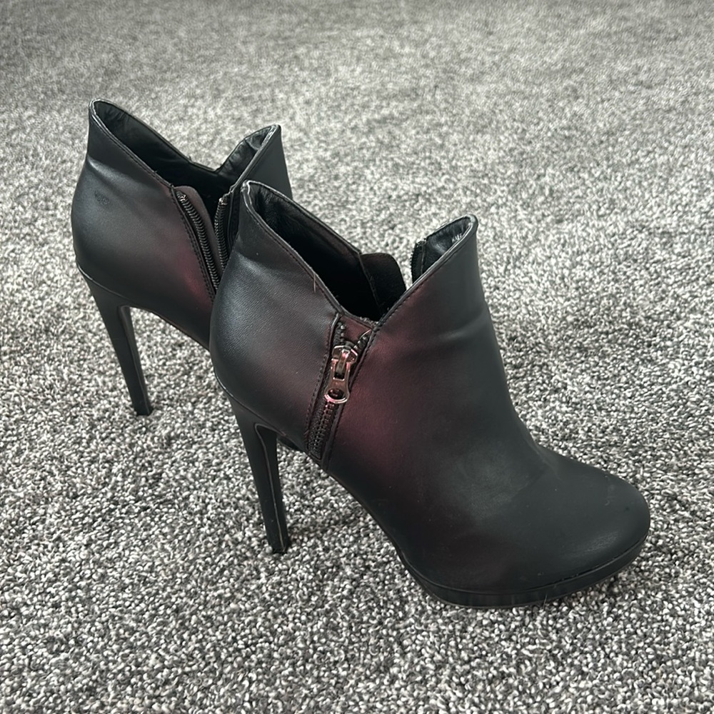 EUC- Madden girl booties